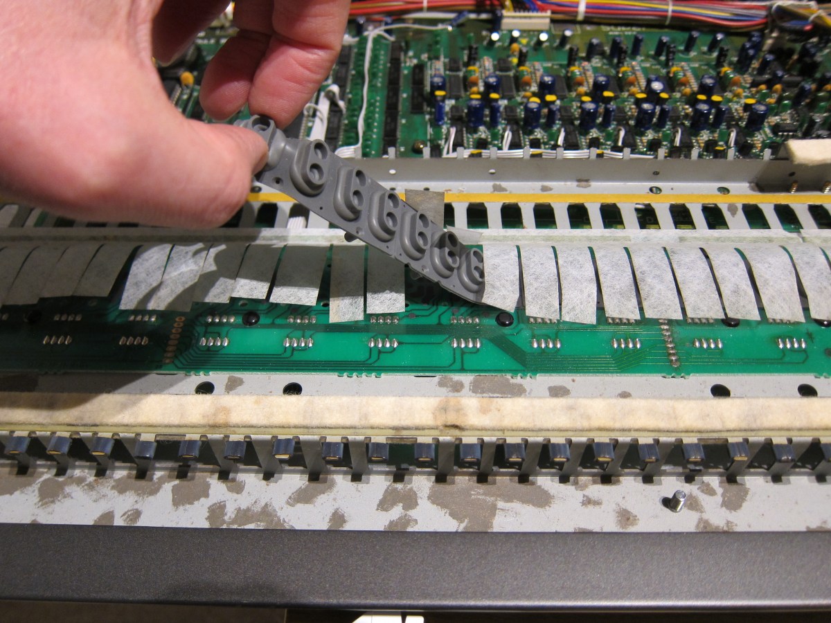 Roland JX-10 Keyboard Servicing